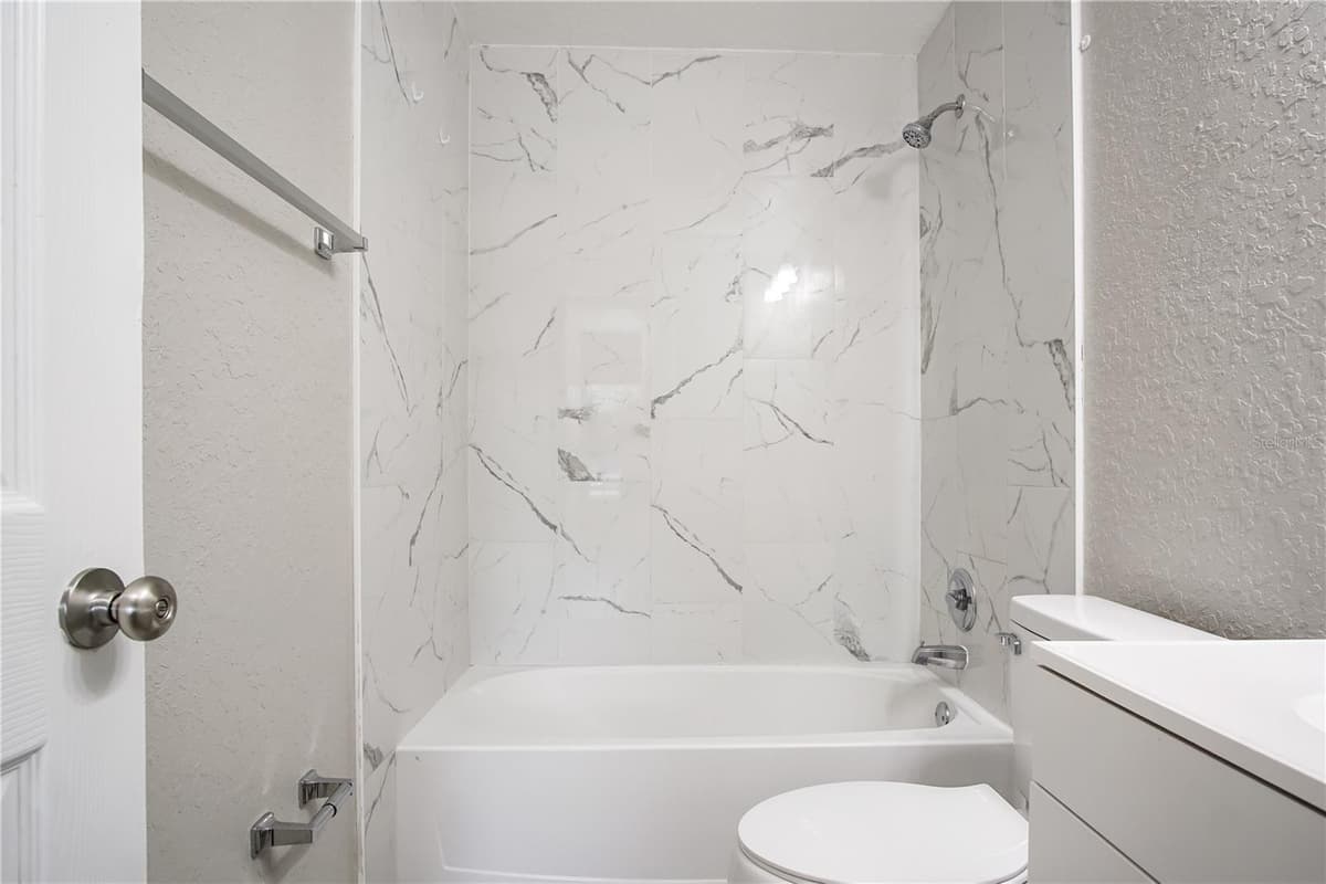 1000 VALENCIA AVENUE — photo 26 of 35