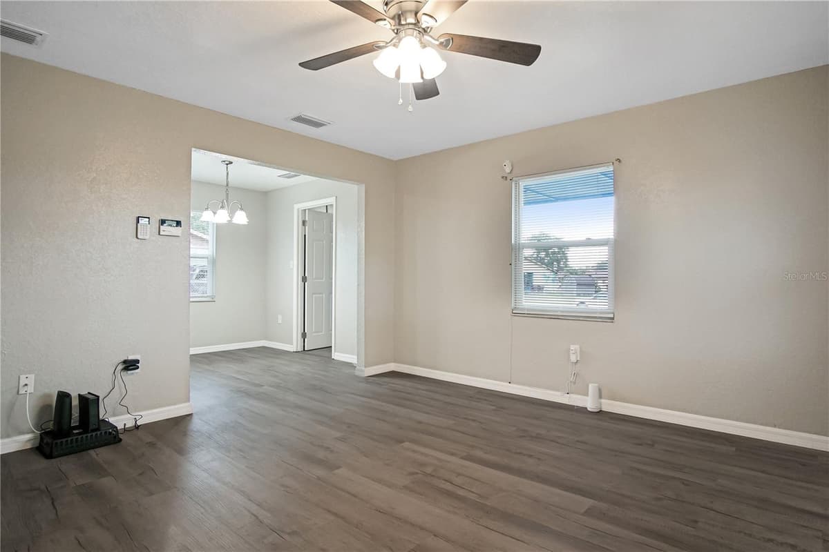 1000 VALENCIA AVENUE — photo 14 of 35