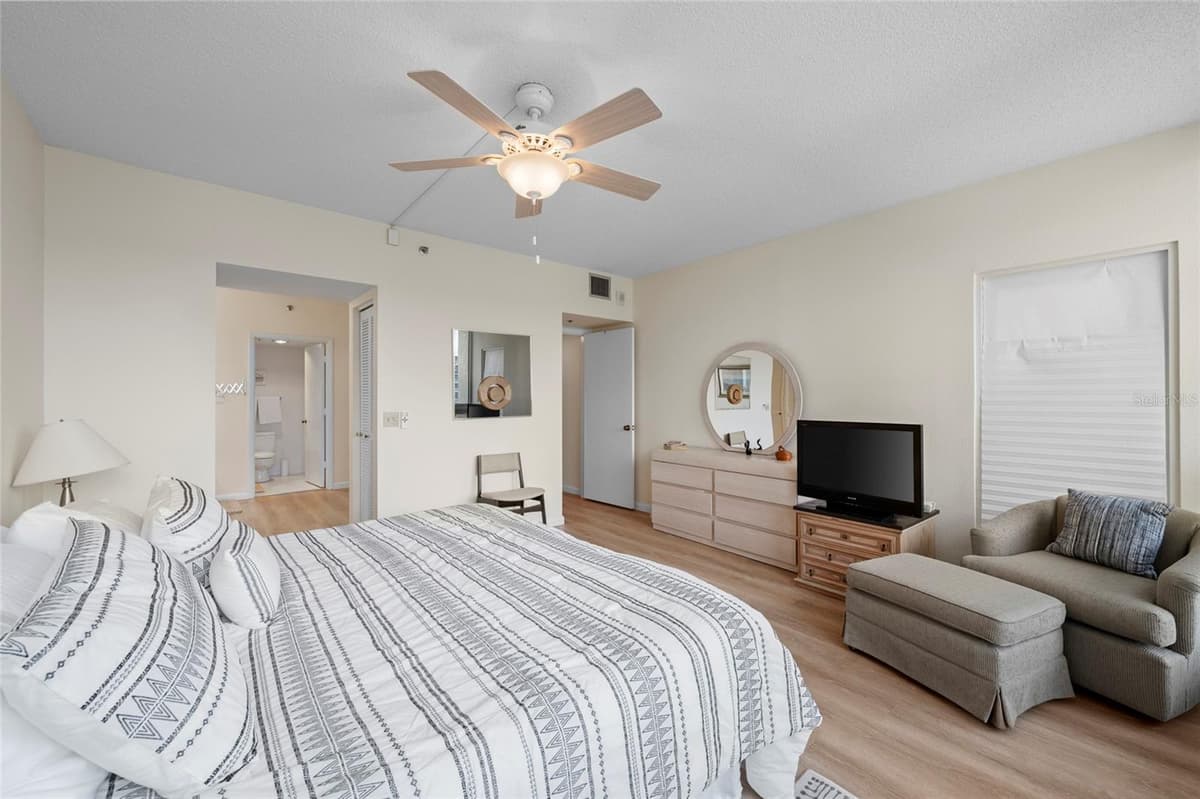 1095 GULF OF MEXICO DRIVE — photo 21 of 46