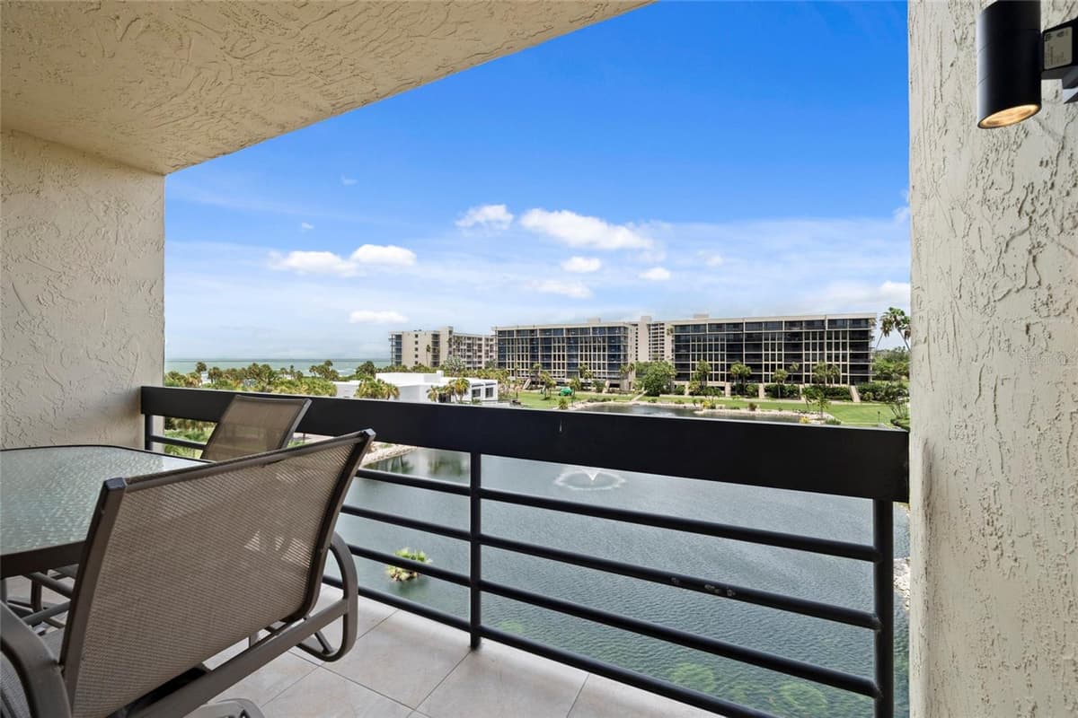 1095 GULF OF MEXICO DRIVE — photo 31 of 46