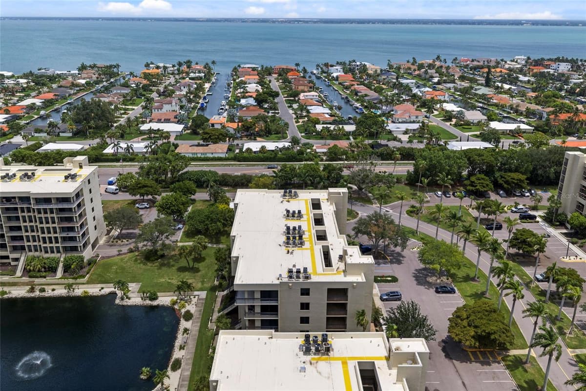 1095 GULF OF MEXICO DRIVE — photo 42 of 46