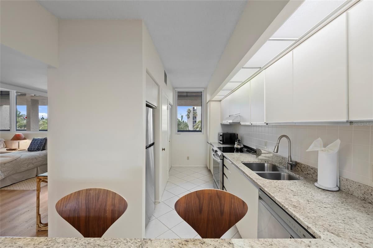 1095 GULF OF MEXICO DRIVE — photo 16 of 46
