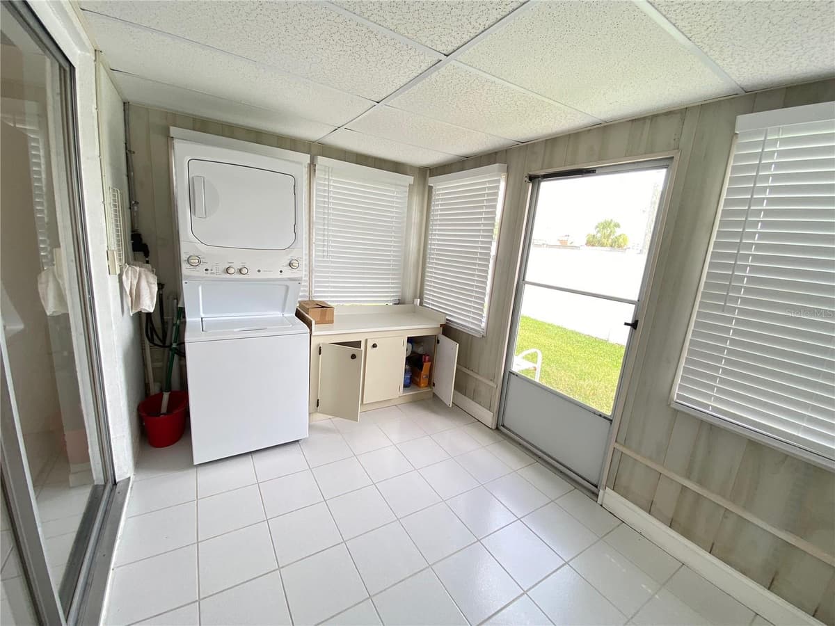 5105 ROSE PLACE — photo 39 of 43