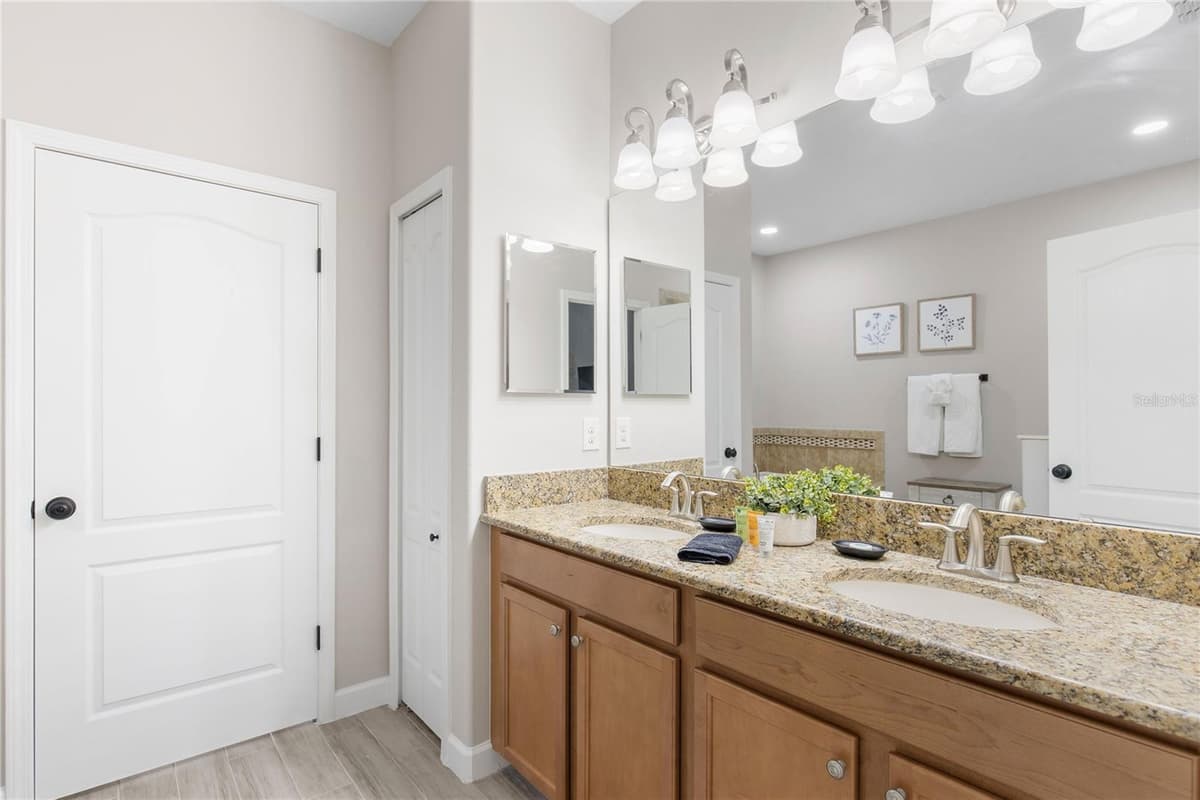 1406 WEXFORD WAY — photo 13 of 46