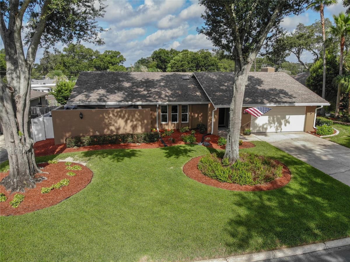 5456 HOUSTON DRIVE — photo 9 of 69