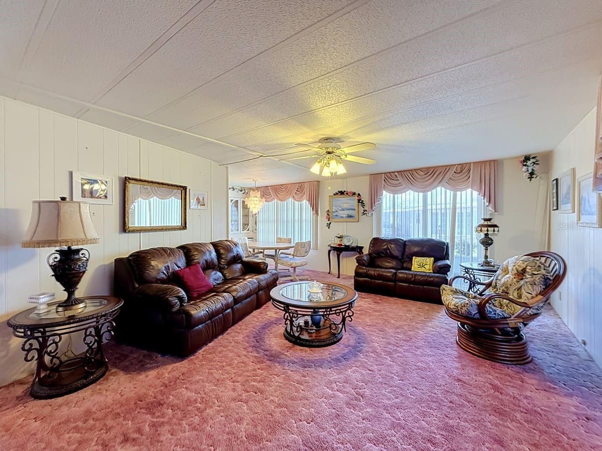 176 SUNSET DRIVE — photo 17 of 42