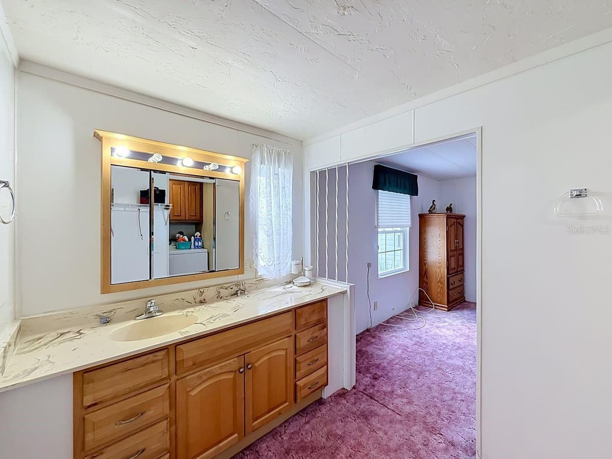 176 SUNSET DRIVE — photo 33 of 42