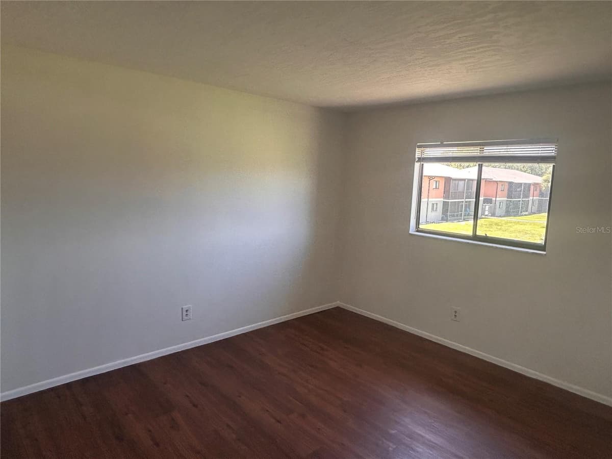 1712 UNIVERSITY LN — photo 17 of 27