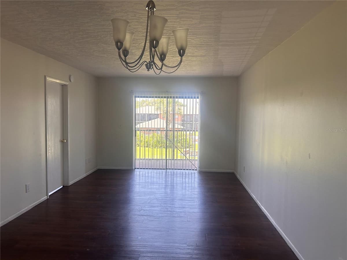 1712 UNIVERSITY LN — photo 16 of 27