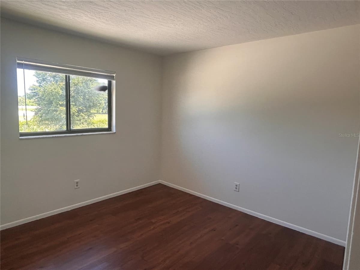 1712 UNIVERSITY LN — photo 9 of 27