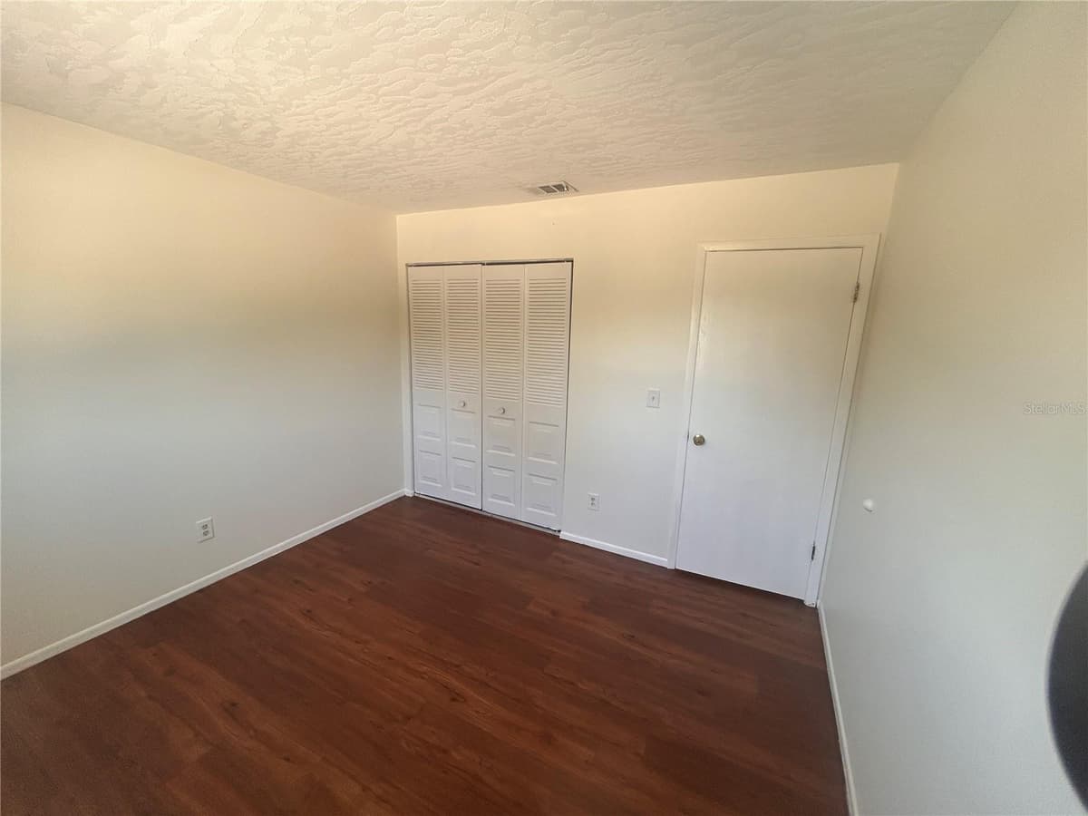 1712 UNIVERSITY LN — photo 8 of 27