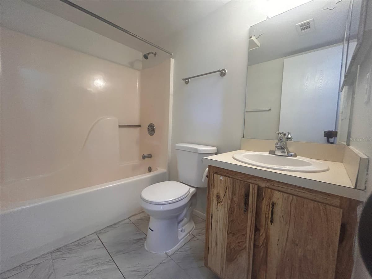 1712 UNIVERSITY LN — photo 12 of 27