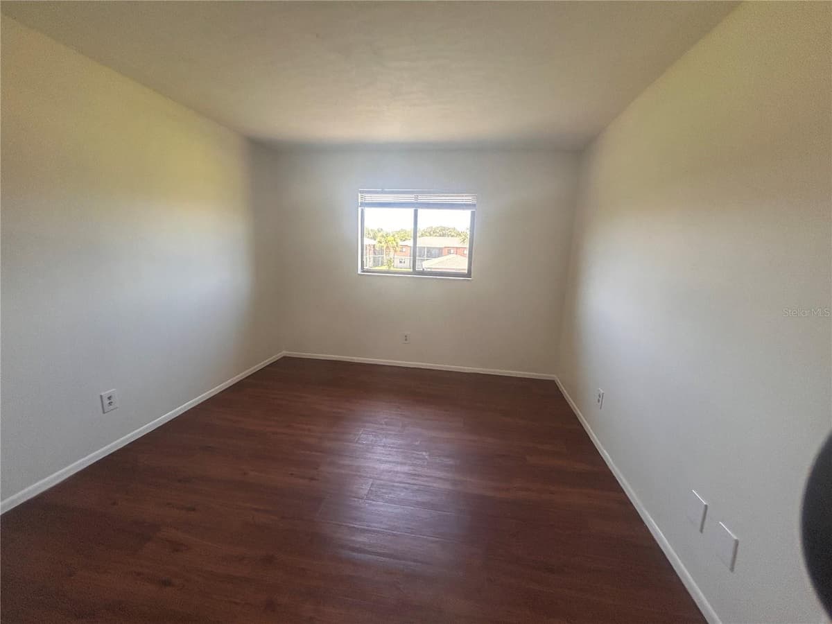 1712 UNIVERSITY LN — photo 18 of 27