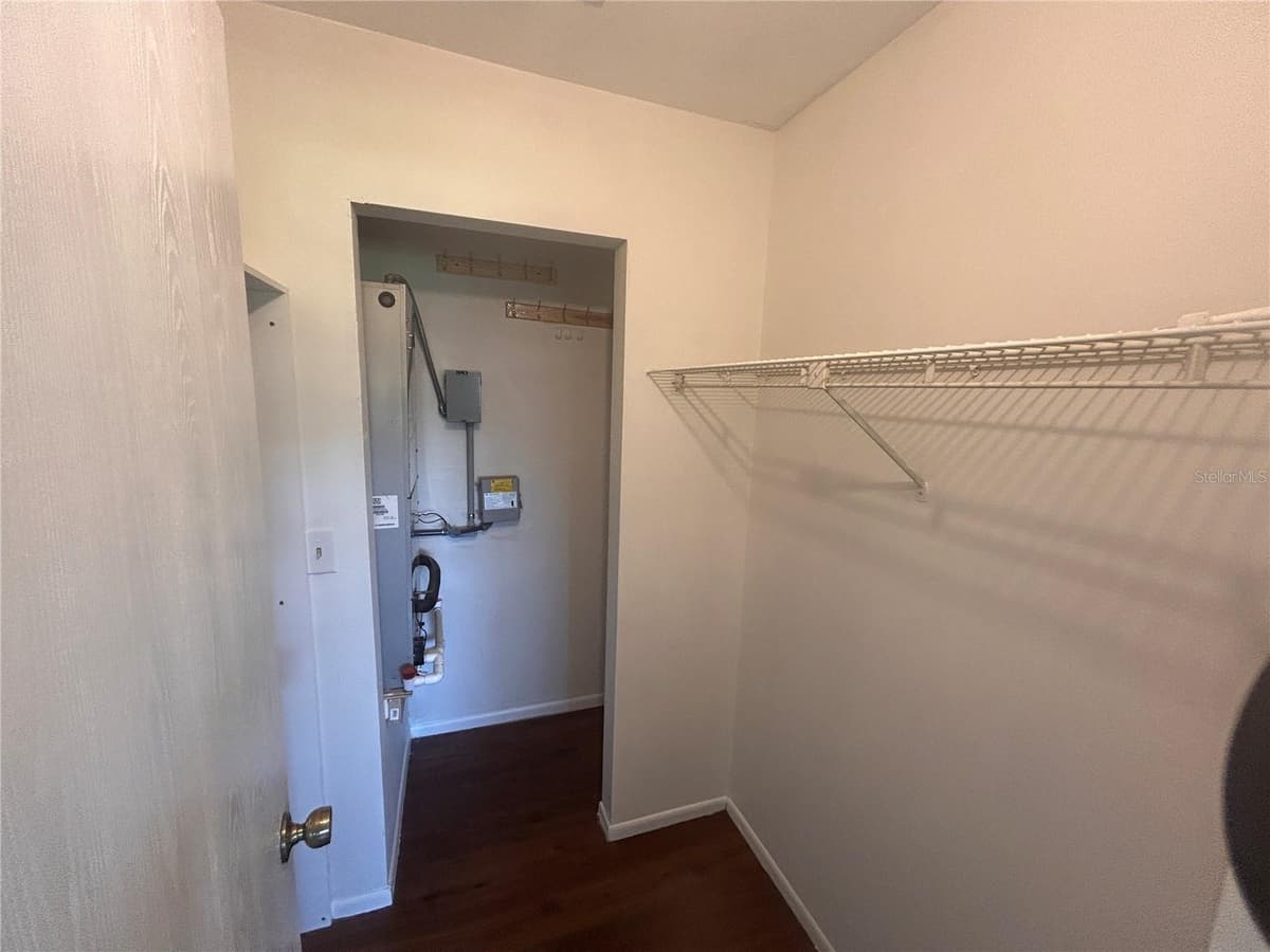 1712 UNIVERSITY LN — photo 19 of 27