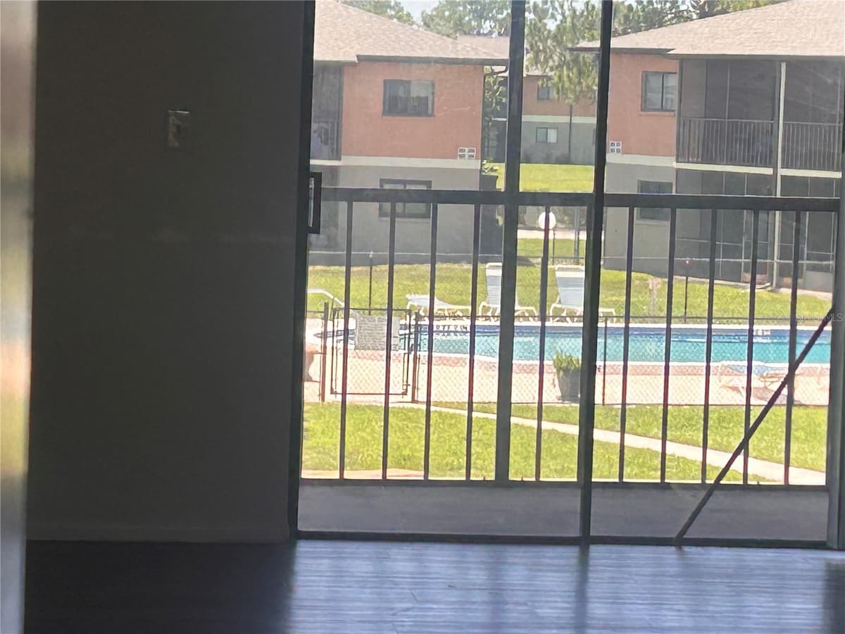 1712 UNIVERSITY LN — photo 23 of 27