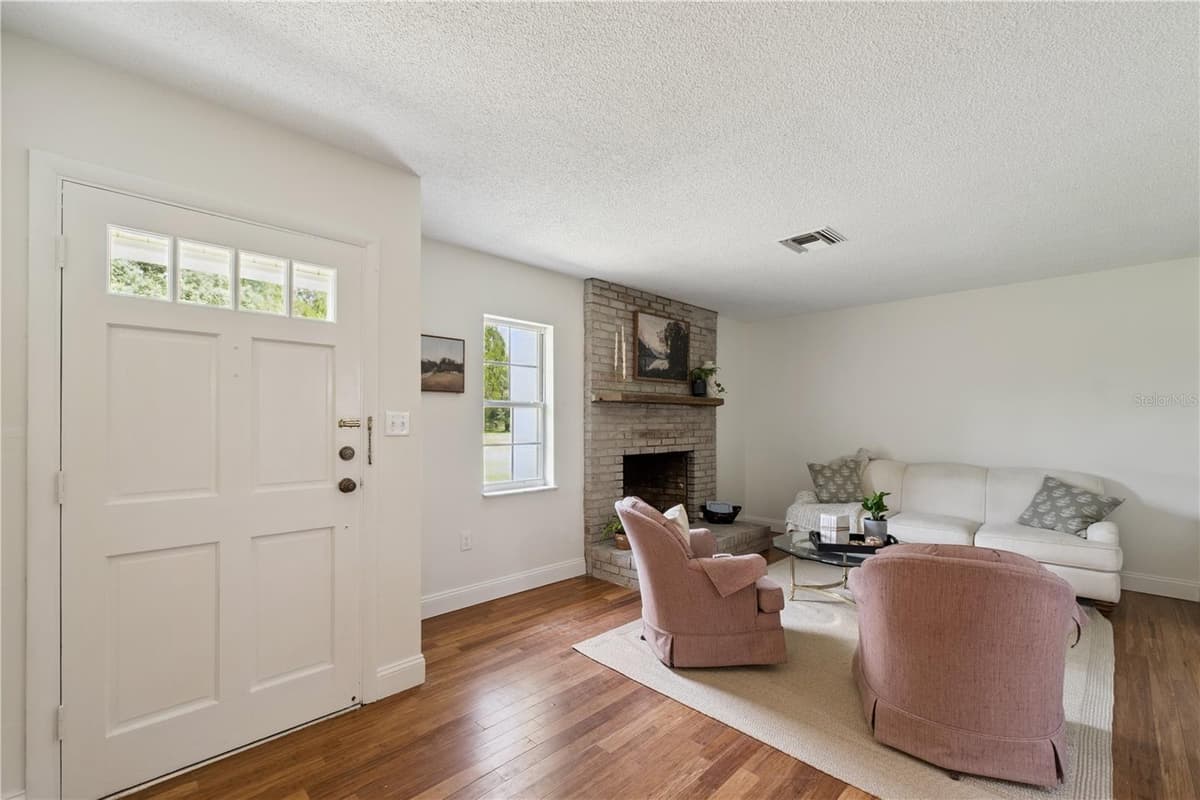 2650 HARRY AVENUE — photo 3 of 33