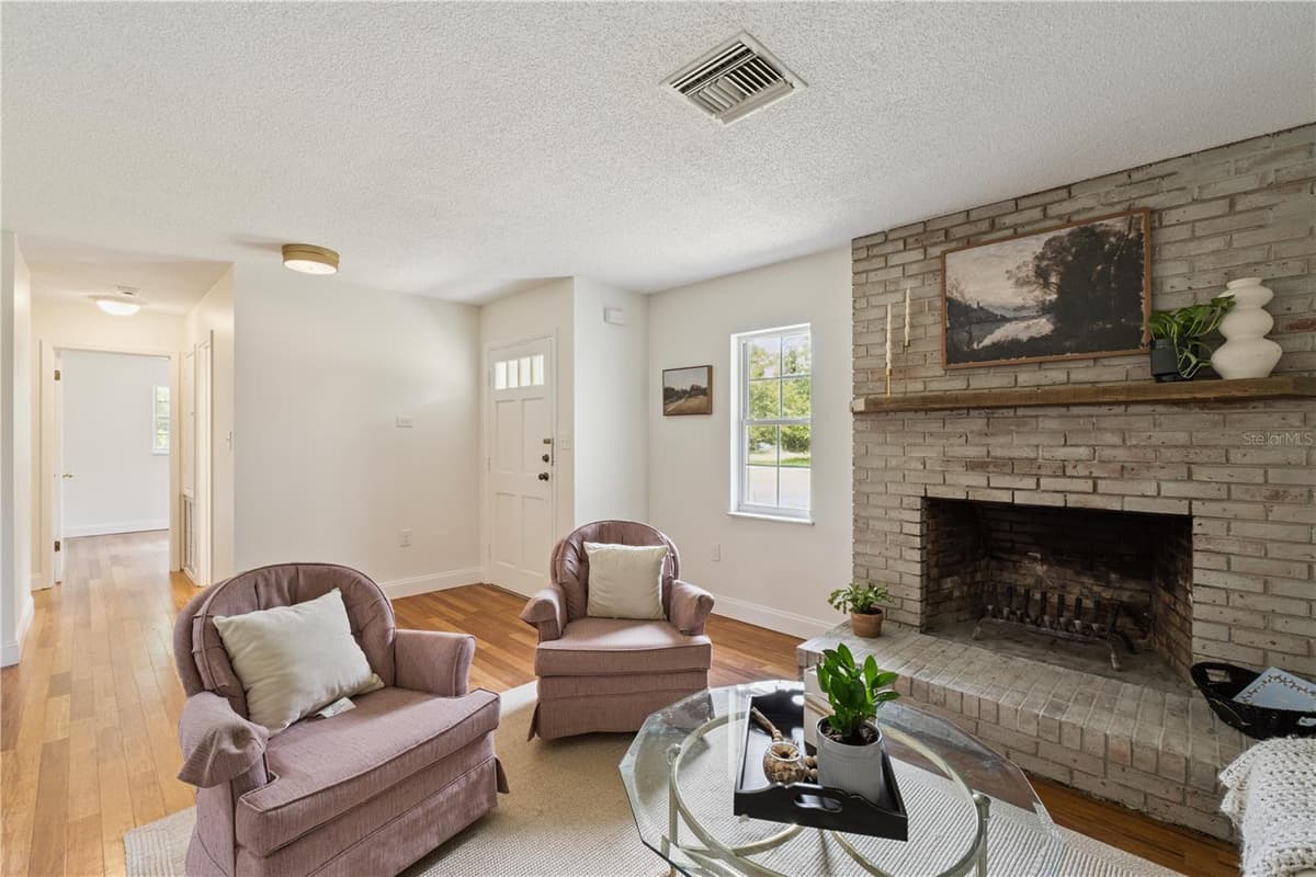 2650 HARRY AVENUE — photo 4 of 33