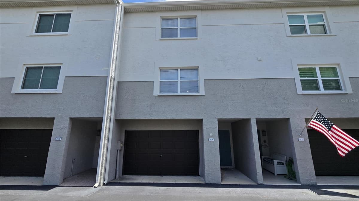 521 PINELLAS BAYWAY — photo 2 of 41