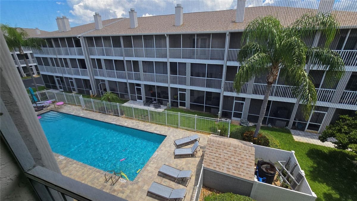 521 PINELLAS BAYWAY — photo 28 of 41