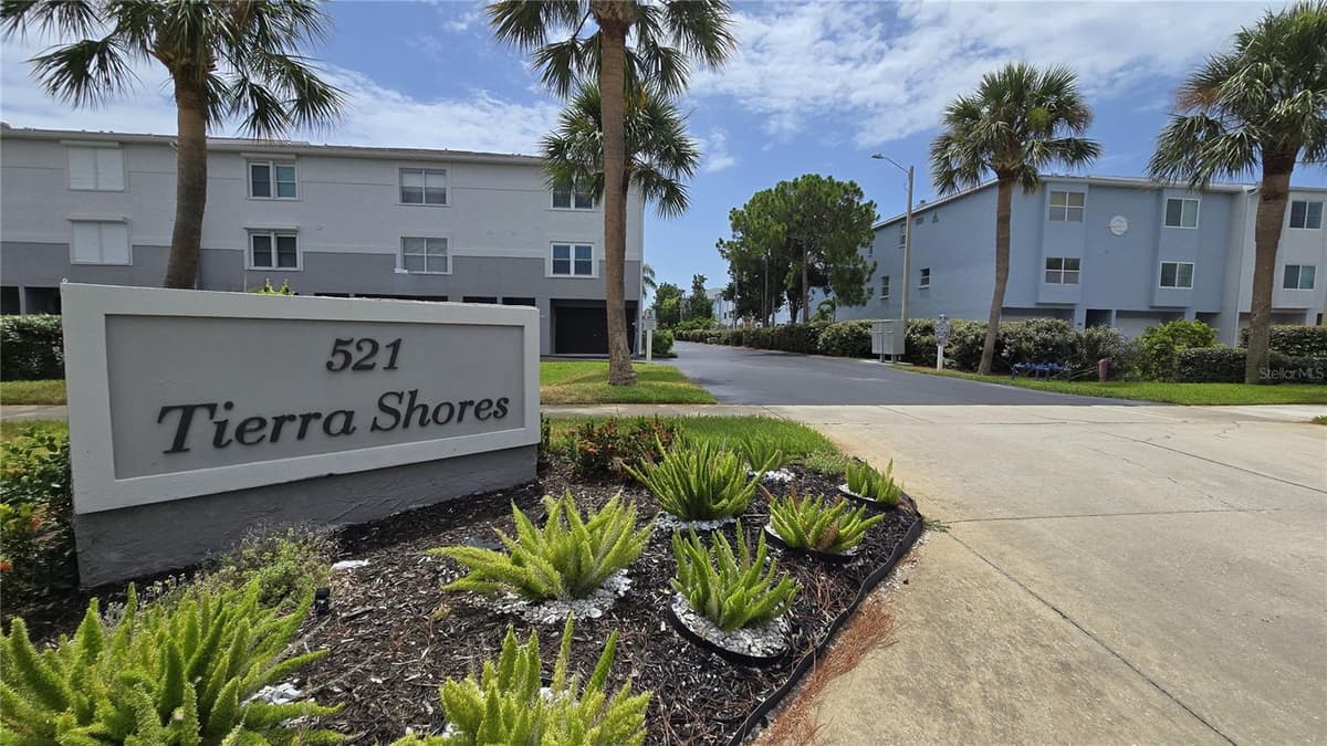 521 PINELLAS BAYWAY — photo 1 of 41