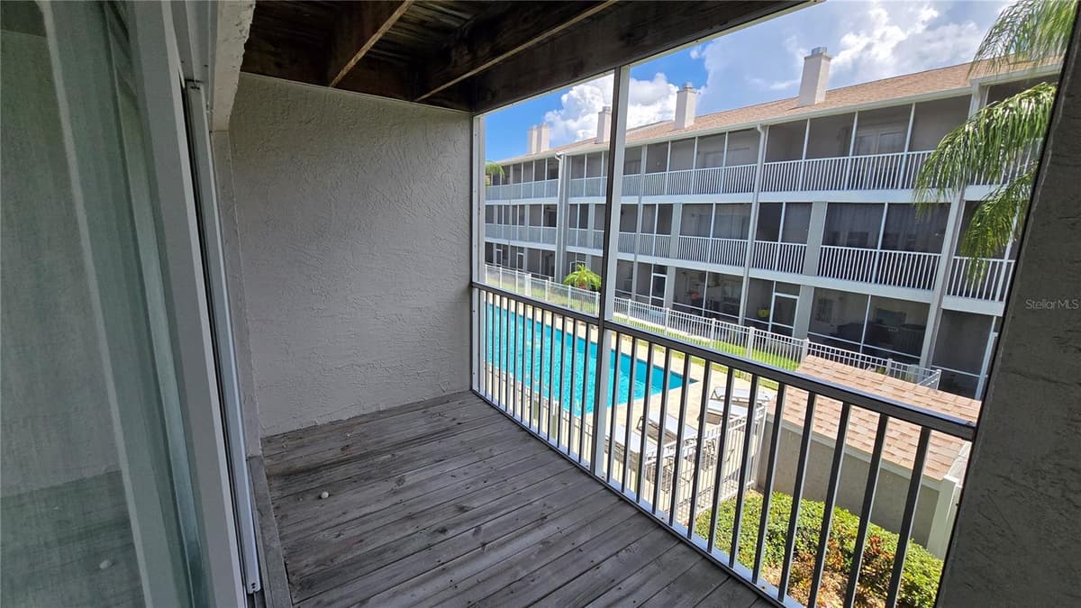 521 PINELLAS BAYWAY — photo 16 of 41
