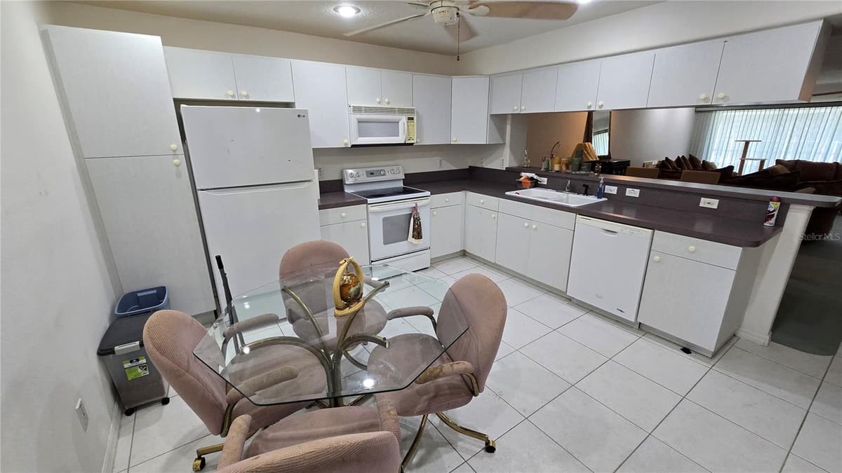521 PINELLAS BAYWAY — photo 22 of 41