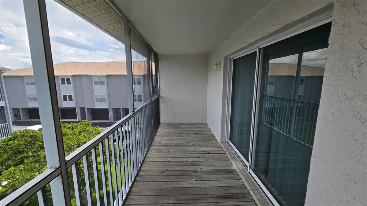 521 PINELLAS BAYWAY — photo 27 of 41