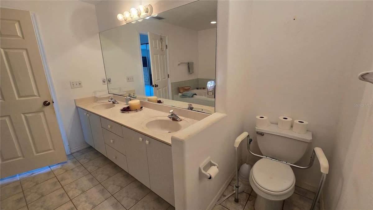 521 PINELLAS BAYWAY — photo 37 of 41