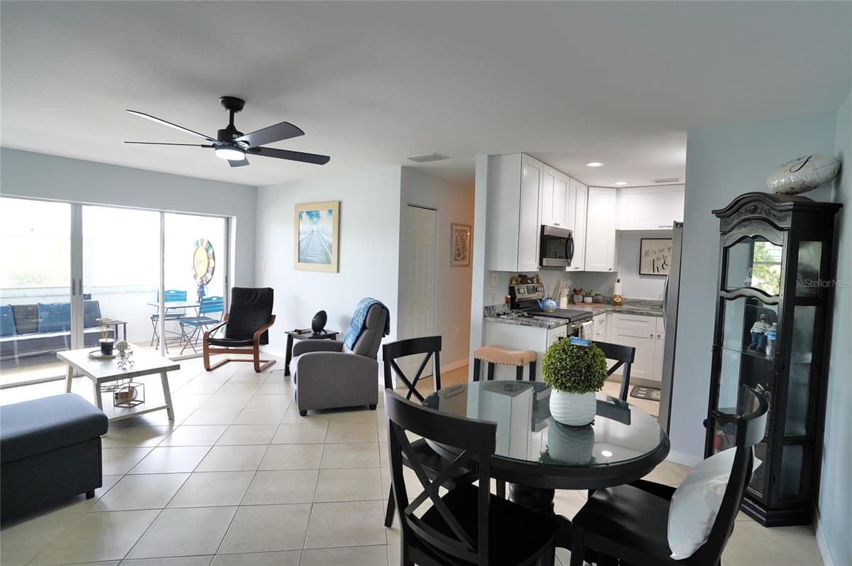 21267 GERTRUDE AVENUE — photo 8 of 54