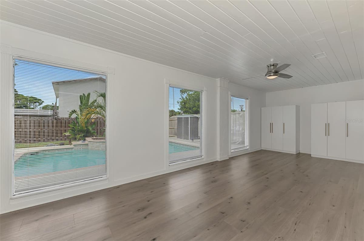 2136 BRUECKNER DRIVE — photo 17 of 35