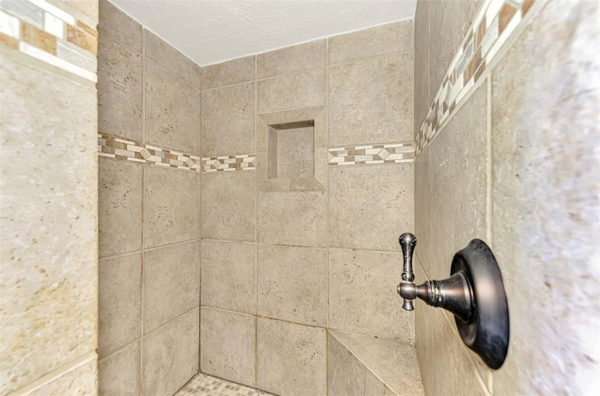 2136 BRUECKNER DRIVE — photo 22 of 35