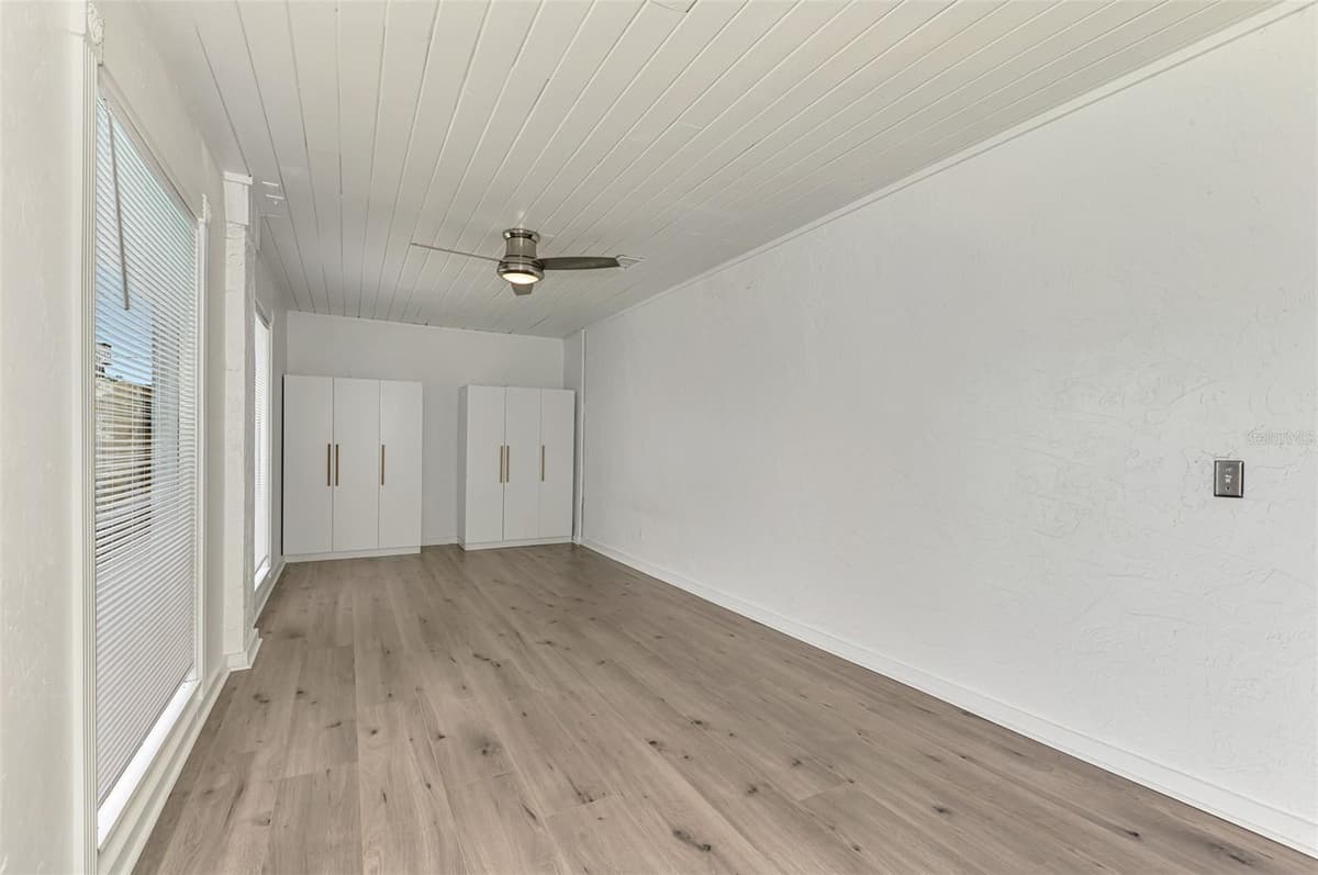 2136 BRUECKNER DRIVE — photo 18 of 35