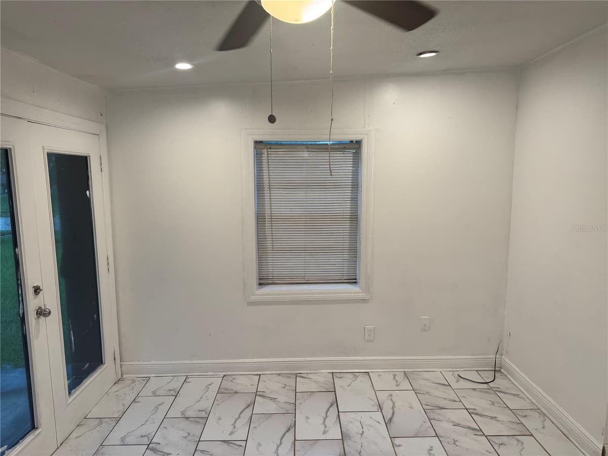 1243 AMAROS AVENUE — photo 7 of 27