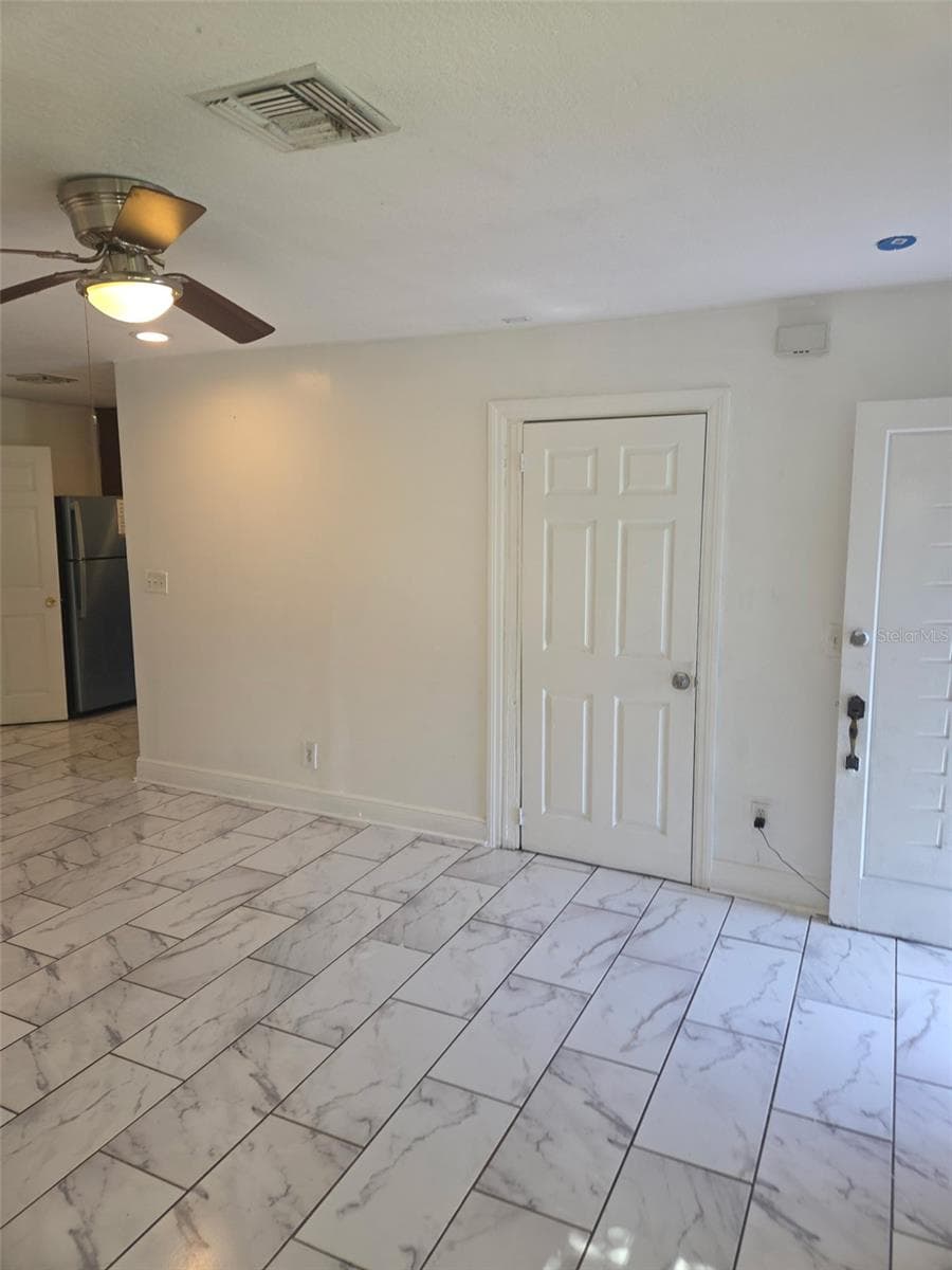 1243 AMAROS AVENUE — photo 4 of 27