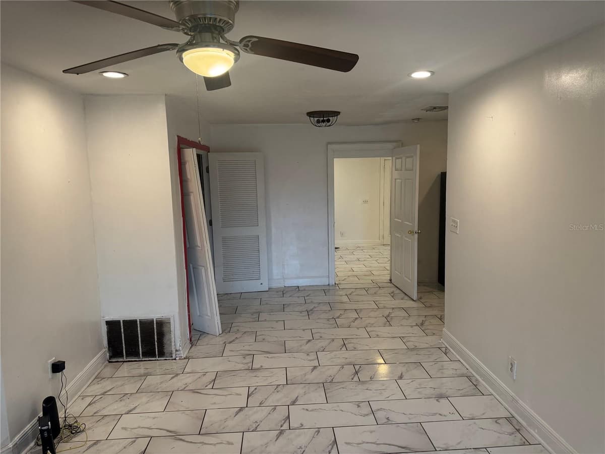 1243 AMAROS AVENUE — photo 8 of 27