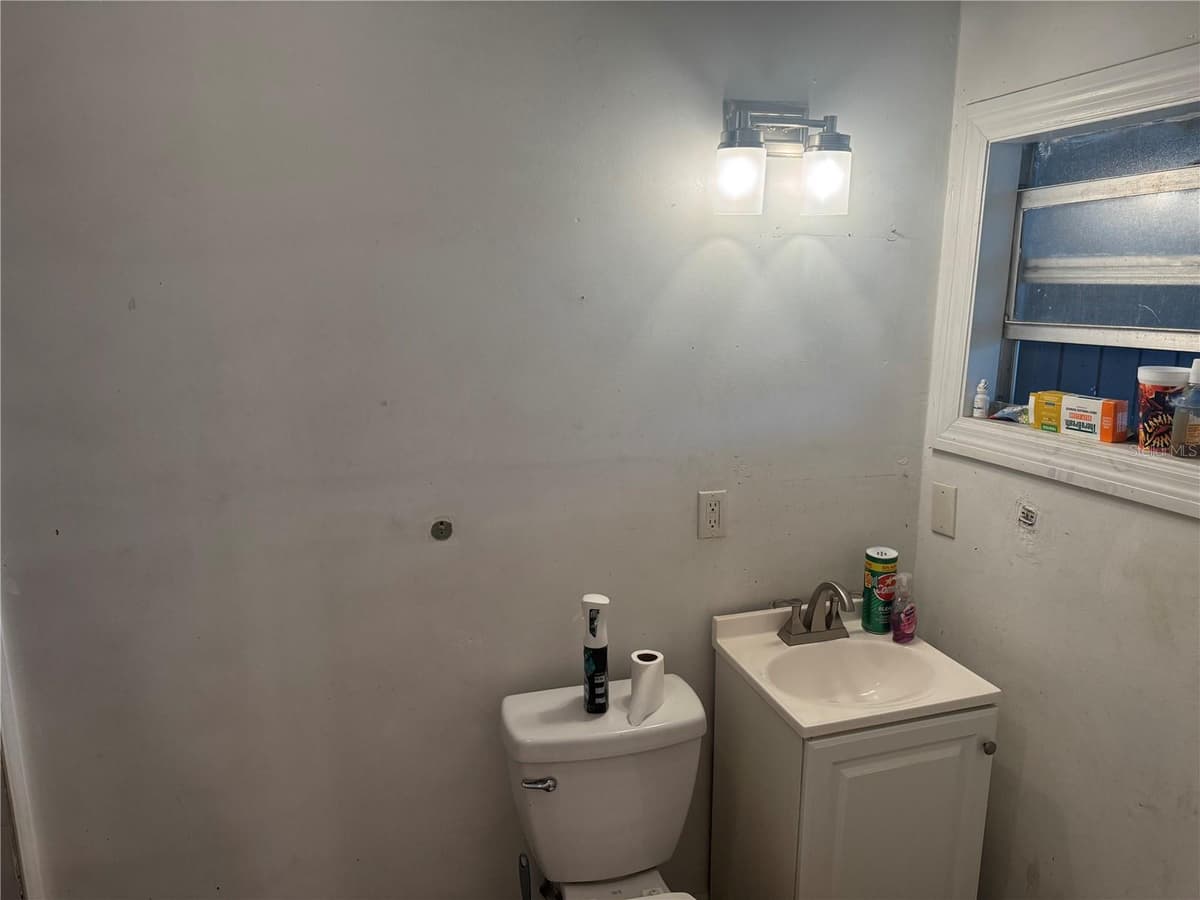 1243 AMAROS AVENUE — photo 16 of 27