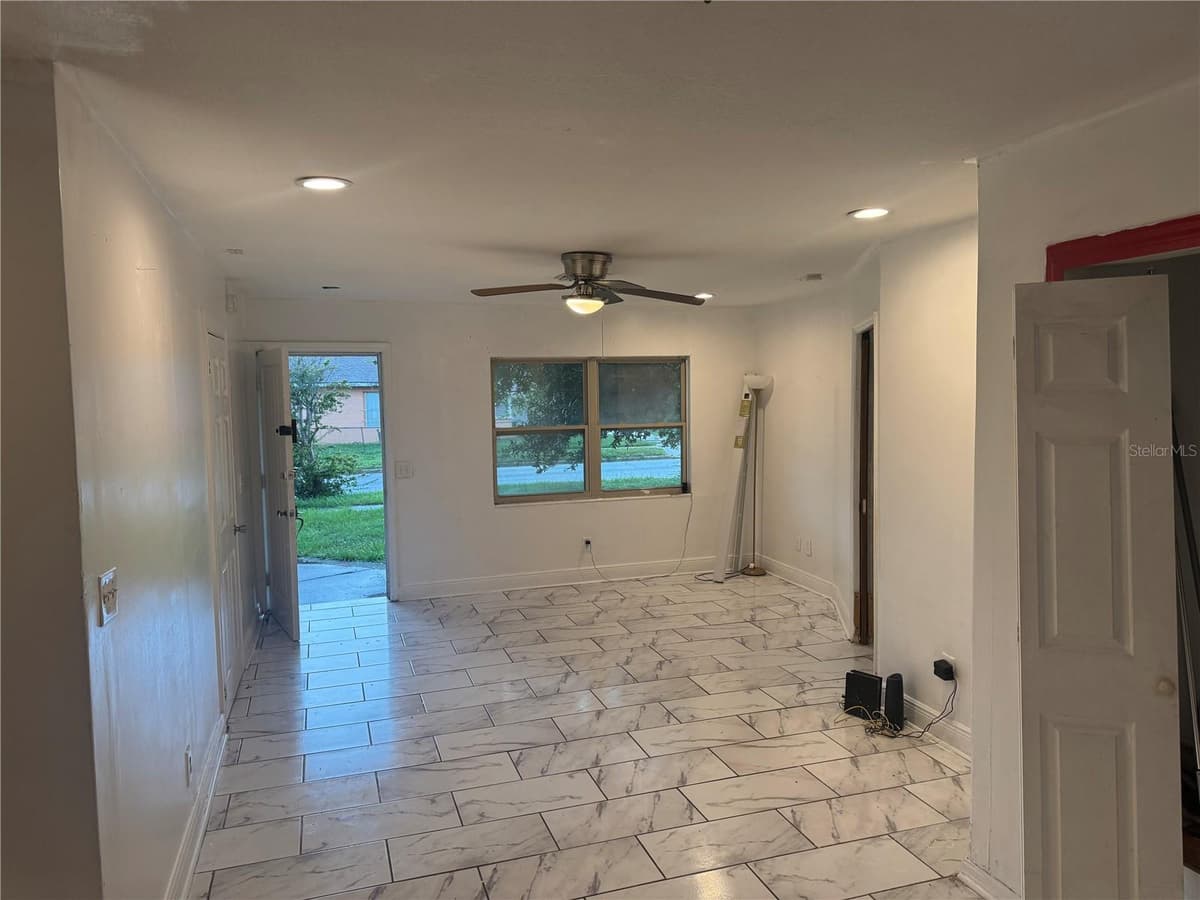 1243 AMAROS AVENUE — photo 9 of 27