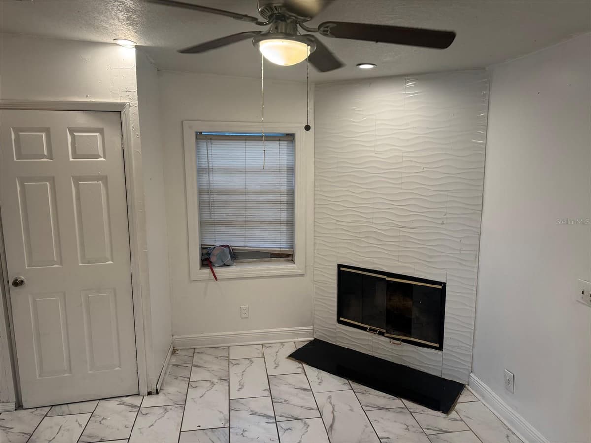1243 AMAROS AVENUE — photo 6 of 27