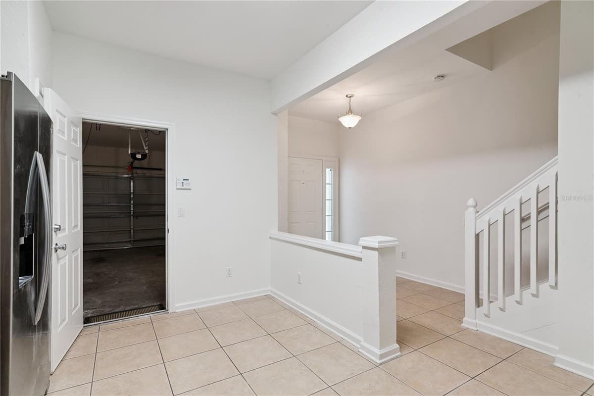 6887 SPERONE STREET — photo 7 of 37