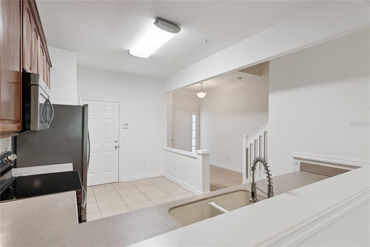 6887 SPERONE STREET — photo 18 of 37