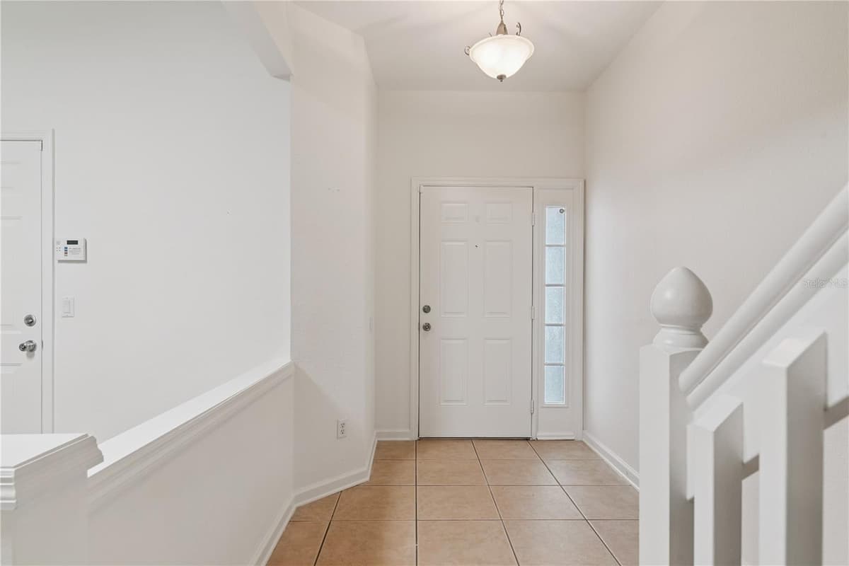 6887 SPERONE STREET — photo 6 of 37