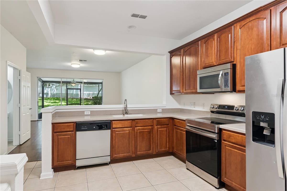 6887 SPERONE STREET — photo 16 of 37