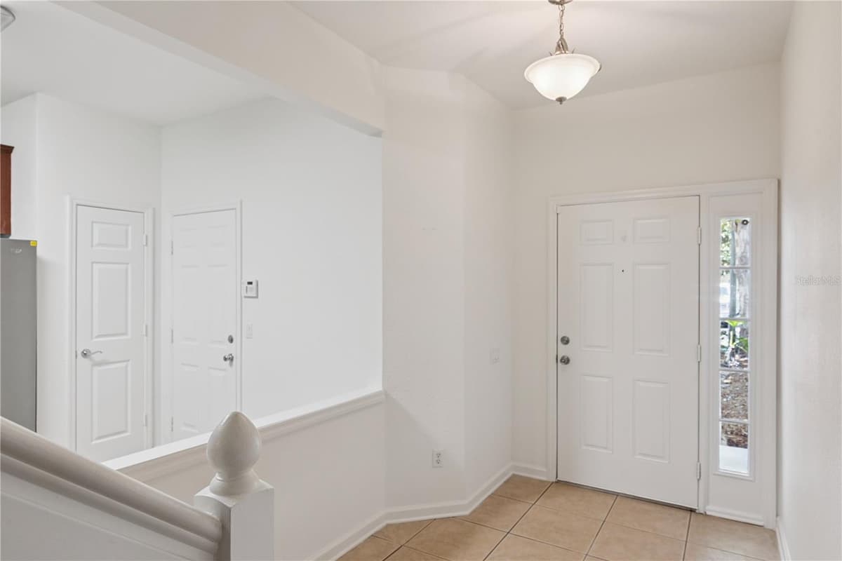 6887 SPERONE STREET — photo 4 of 37