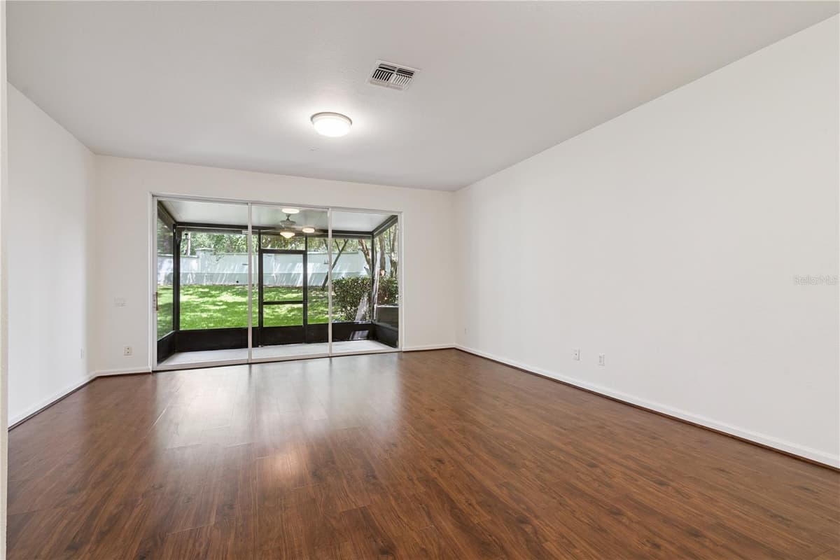 6887 SPERONE STREET — photo 9 of 37