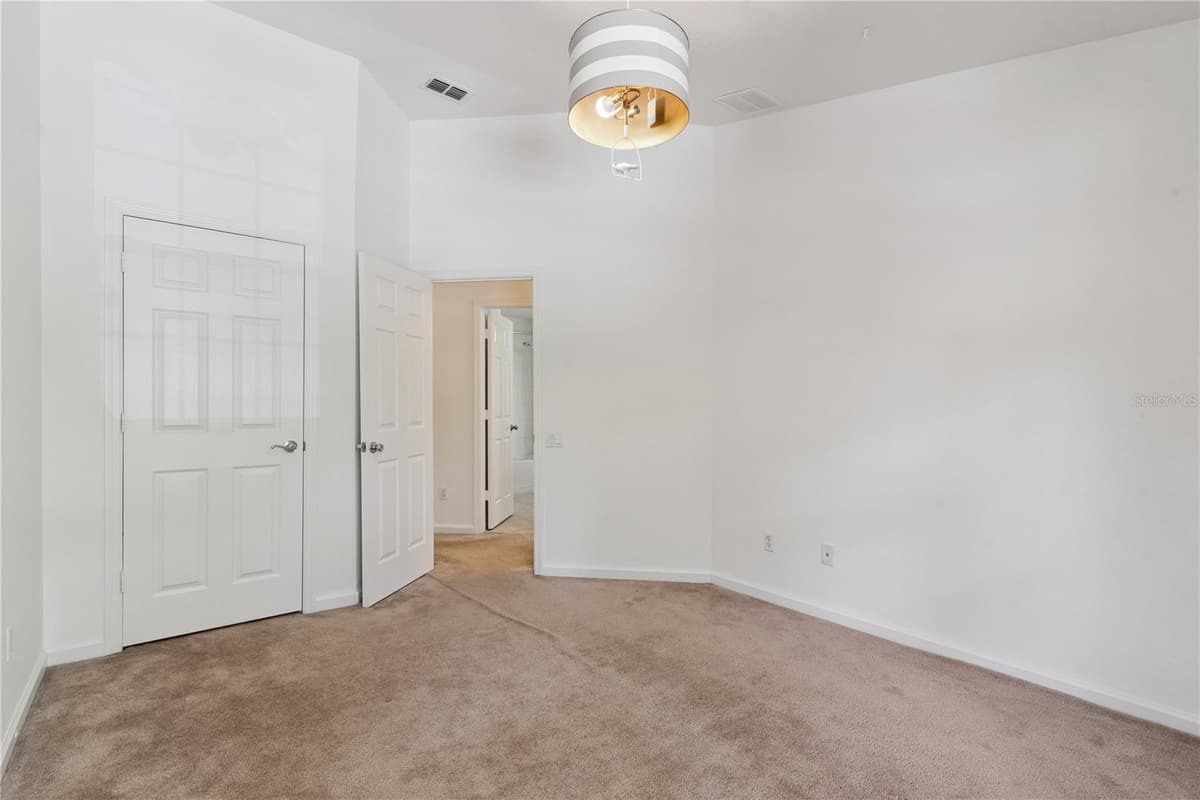 6887 SPERONE STREET — photo 23 of 37