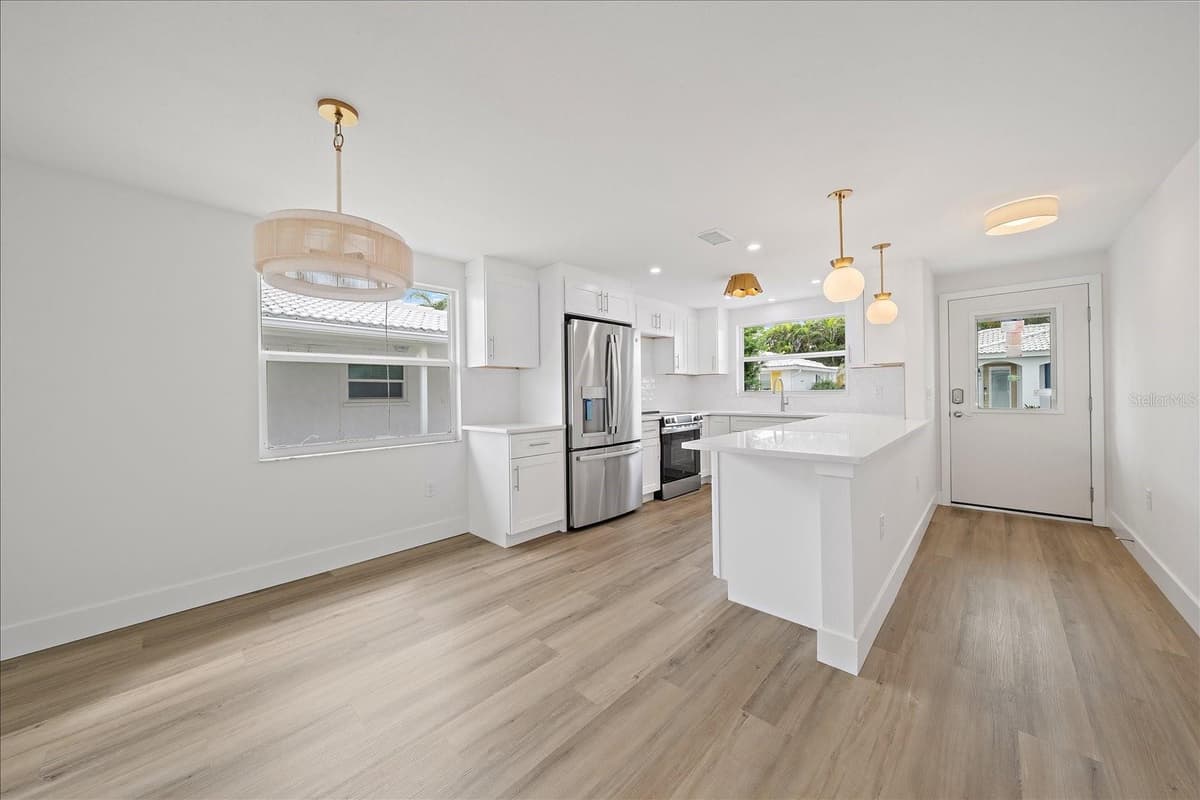 683 SPANISH DRIVE — photo 13 of 37