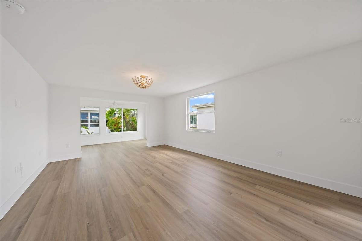 683 SPANISH DRIVE — photo 17 of 37
