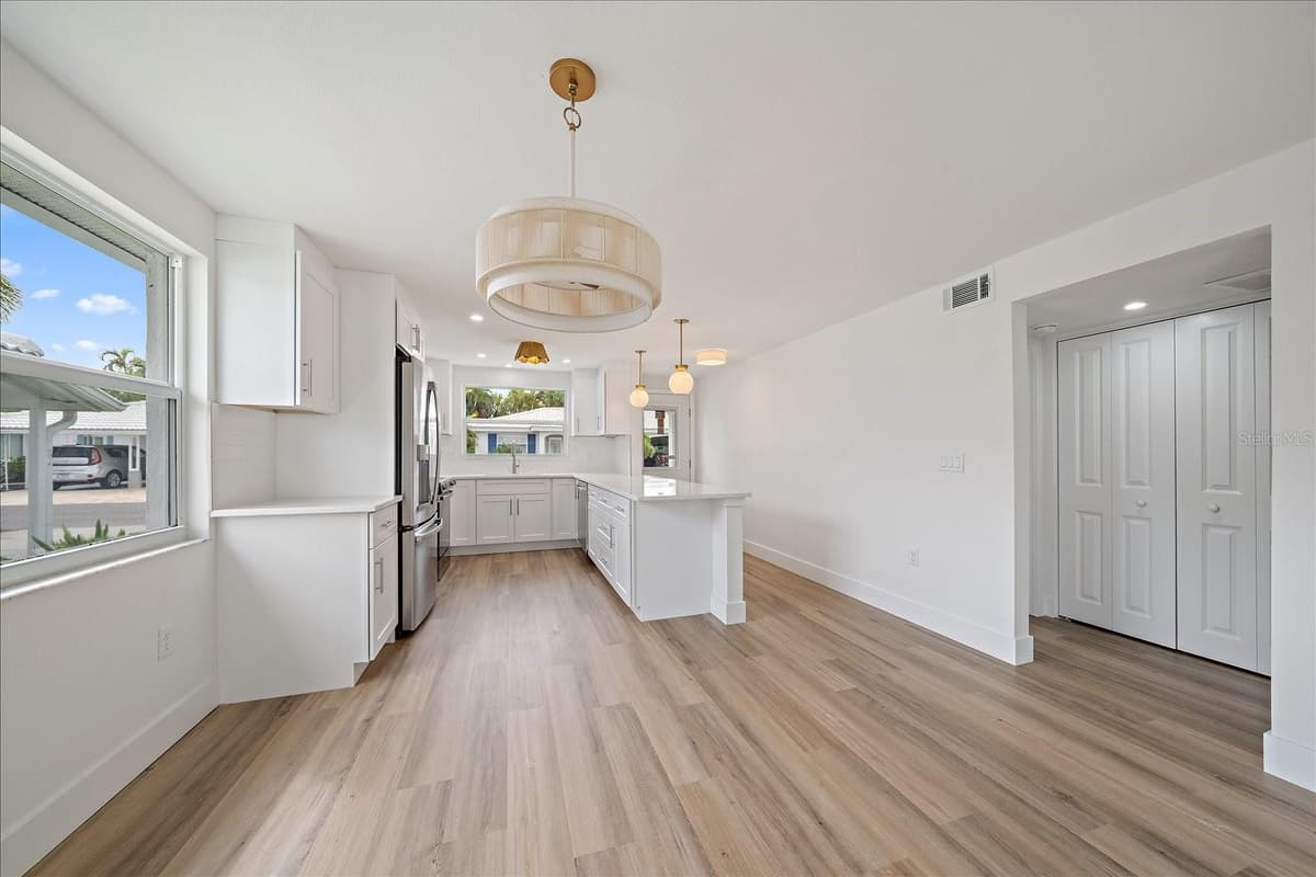 683 SPANISH DRIVE — photo 12 of 37