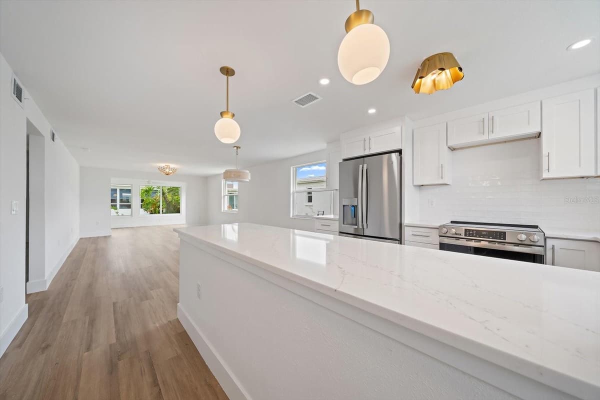 683 SPANISH DRIVE — photo 11 of 37