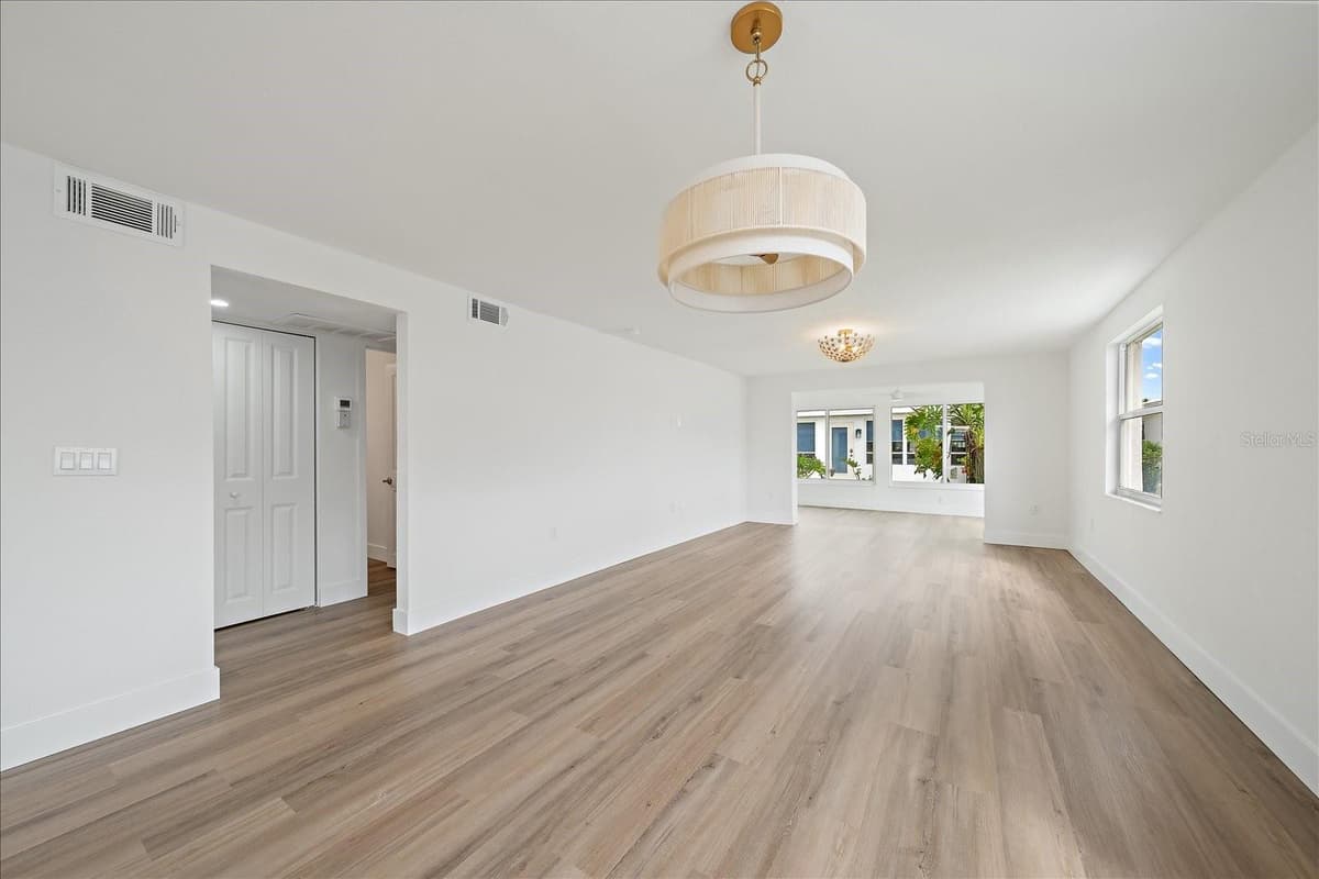 683 SPANISH DRIVE — photo 16 of 37